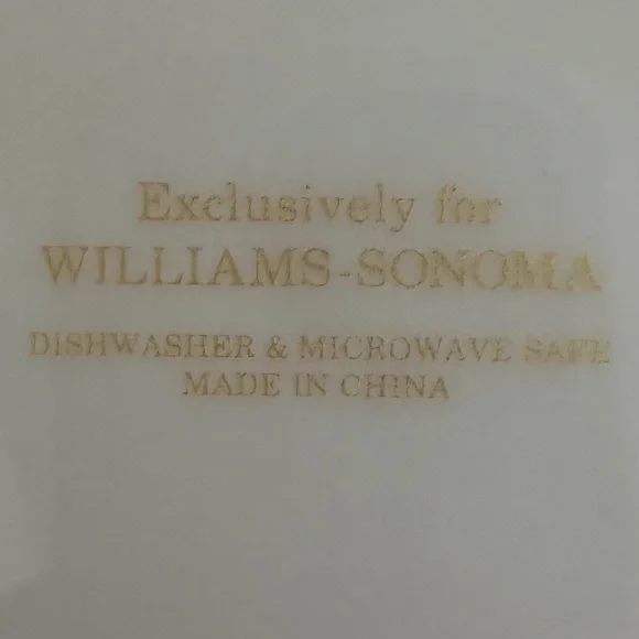 Williams-Sonoma Gold Christmas Tree Salad/Dessert Plates Set of 2 Discontinued - Picture 9 of 9